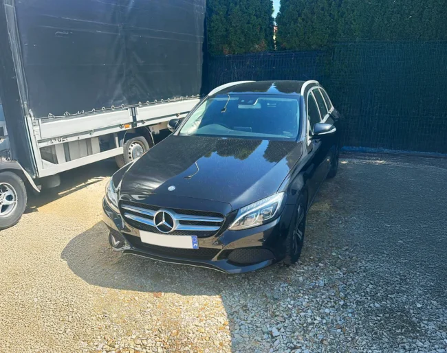 samochód zastępczy Mercedes